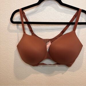 Victoria Secret no wire Women's Bra 38DD peak a boo front $15